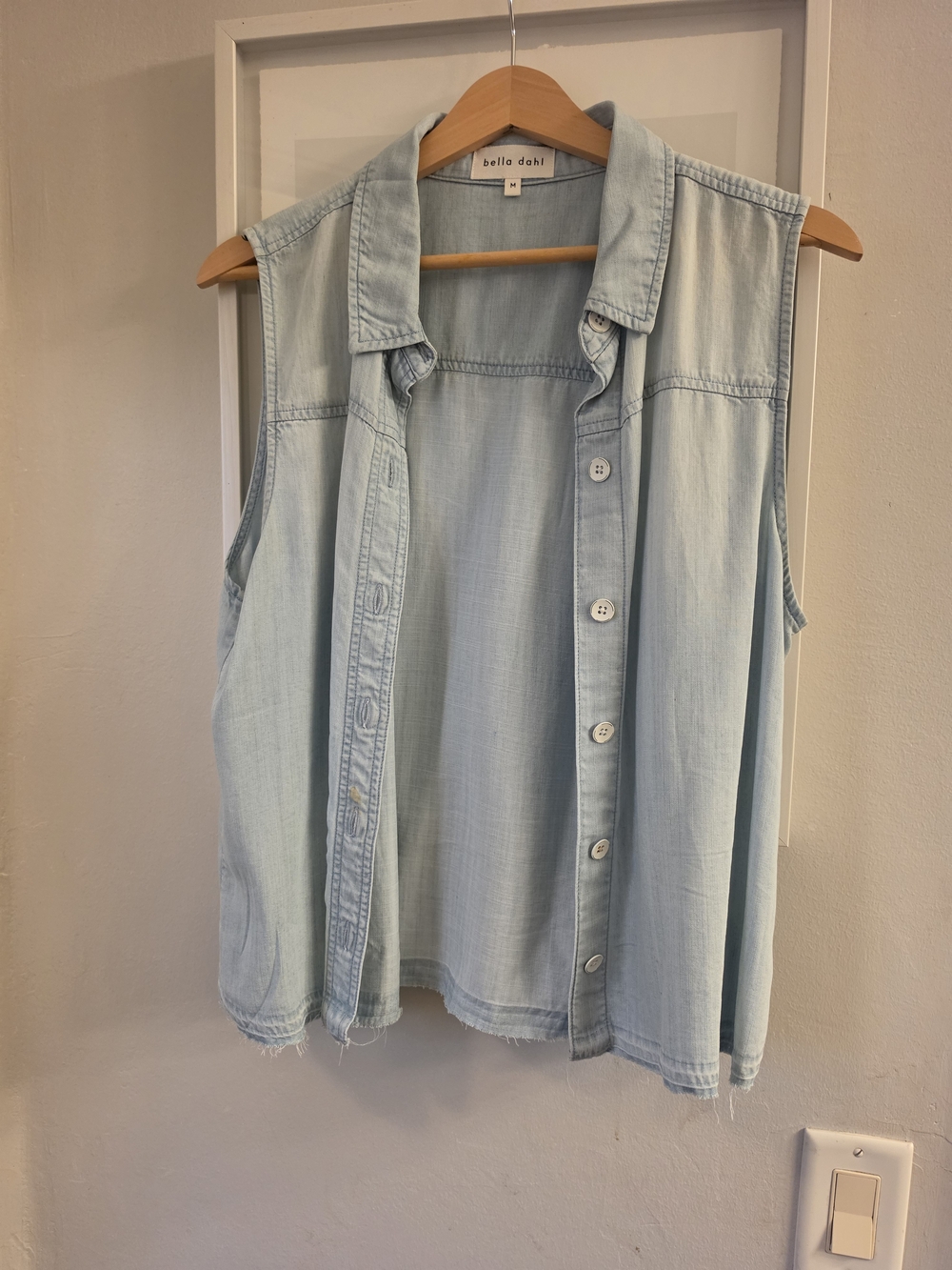 Bella Dahl Pale Blue Sleeveless Button-Down Chambray Shirt